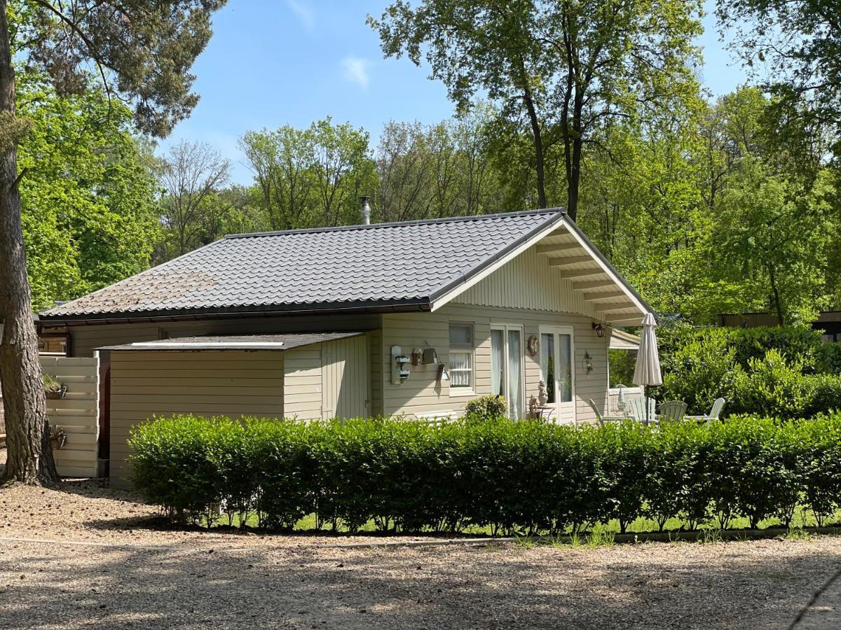 Chalet Sint-Hubertus Zutendaal Eksteriør bilde