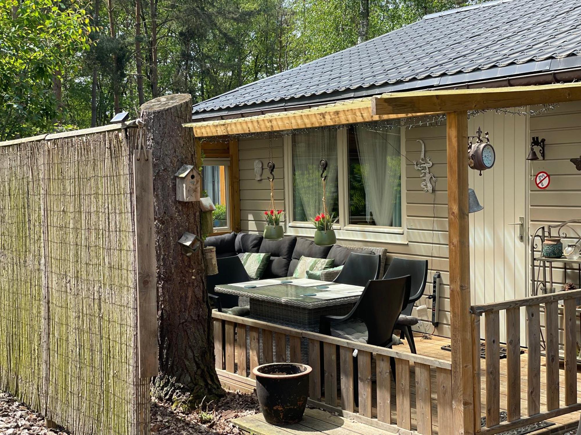 Chalet Sint-Hubertus Zutendaal Eksteriør bilde