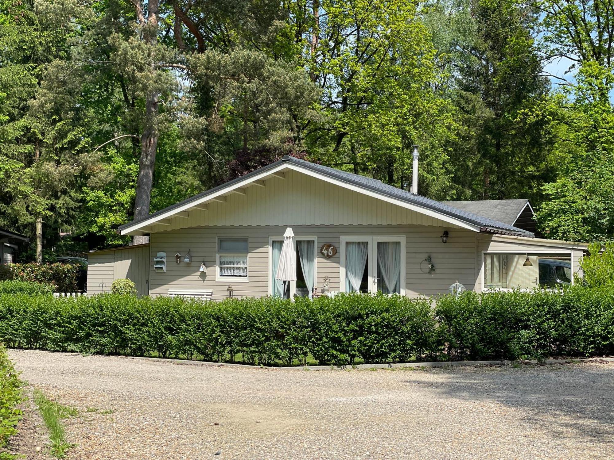 Chalet Sint-Hubertus Zutendaal Eksteriør bilde