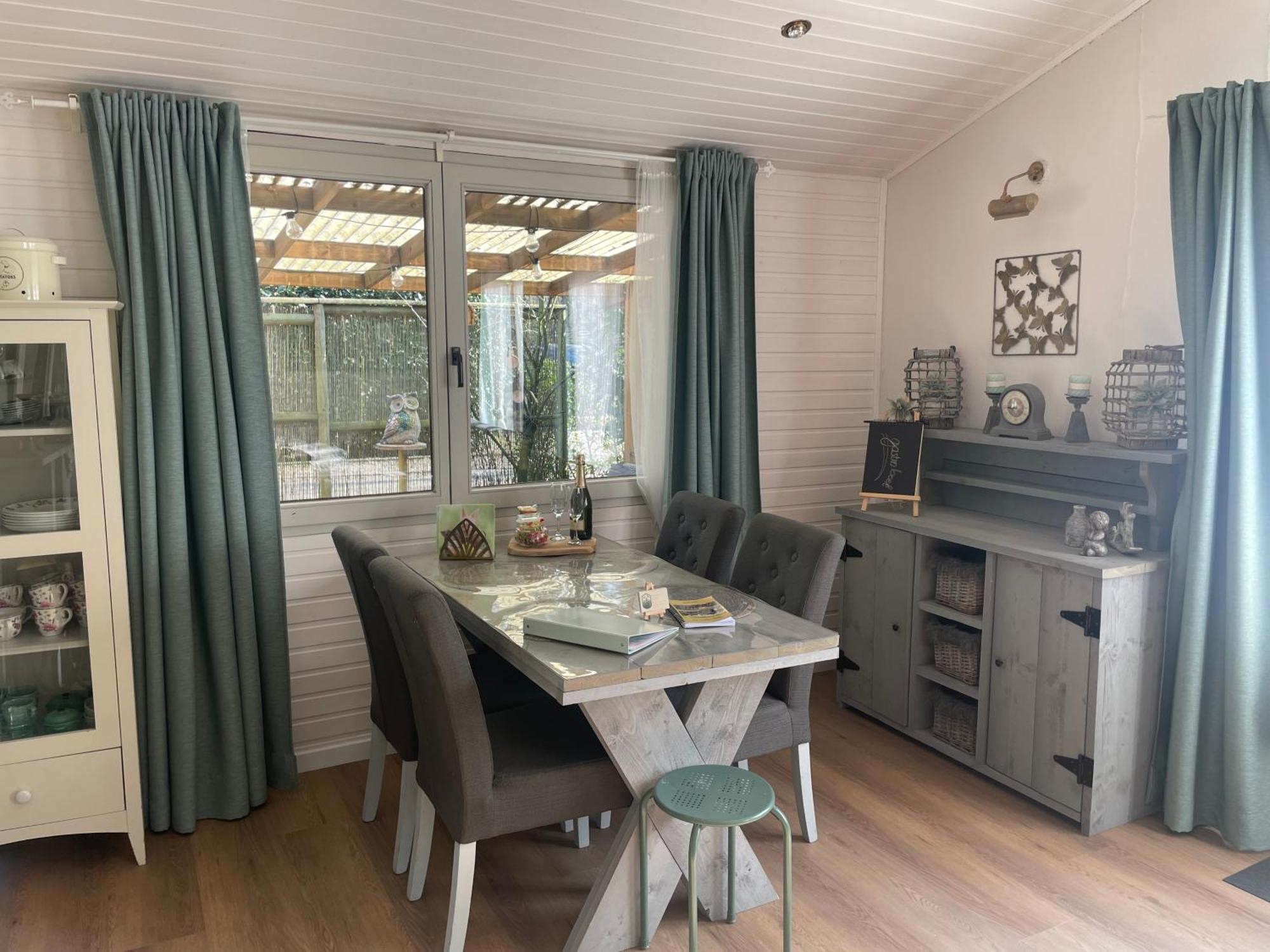 Chalet Sint-Hubertus Zutendaal Eksteriør bilde